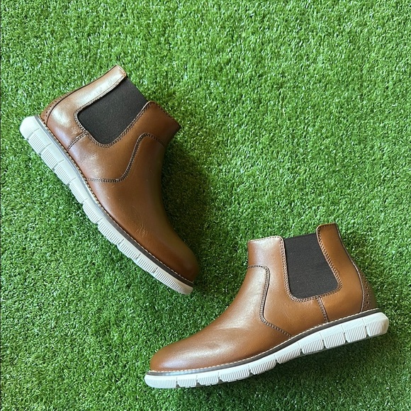 Johnston & Murphy Kids  Brown Leather Chelsea Boots